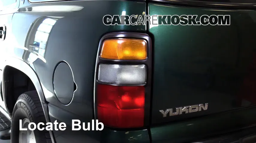 2004 GMC Yukon SLT 5.3L V8 Lights Turn Signal - Rear (replace bulb)